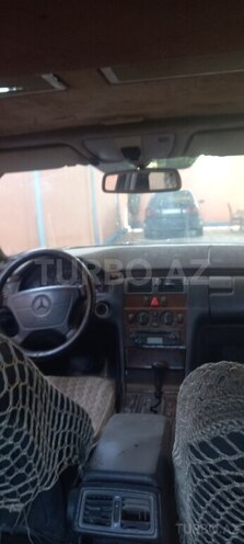 Mercedes E 220 d 1996, 100,000 km - 2.2 l - Neftçala