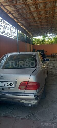 Mercedes E 220 d 1996, 100,000 km - 2.2 l - Neftçala