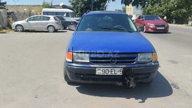 Opel Astra 1994, 352,445 km - 1.6 l - Quba