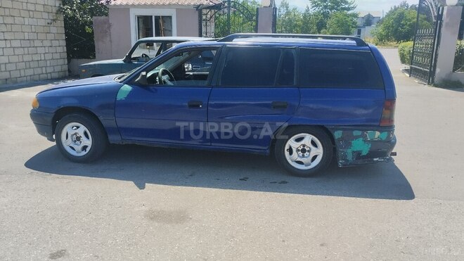 Opel Astra 1994, 352,445 km - 1.6 l - Quba