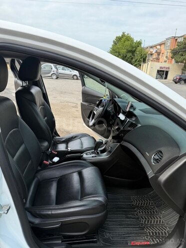 Chevrolet Cruze-16