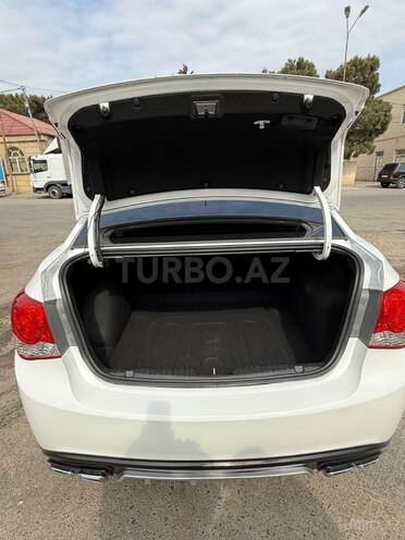Chevrolet Cruze-12