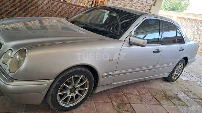 Mercedes E 220 d 1999, 520,636 km - 2.2 l - Salyan