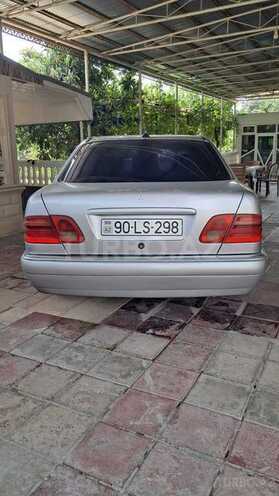 Mercedes E 220 d 1999, 520,636 km - 2.2 l - Salyan