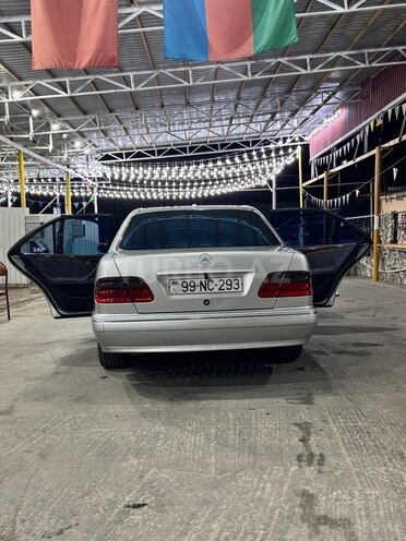 Mercedes E 270 1999, 290,000 km - 2.7 l - Ağcabədi
