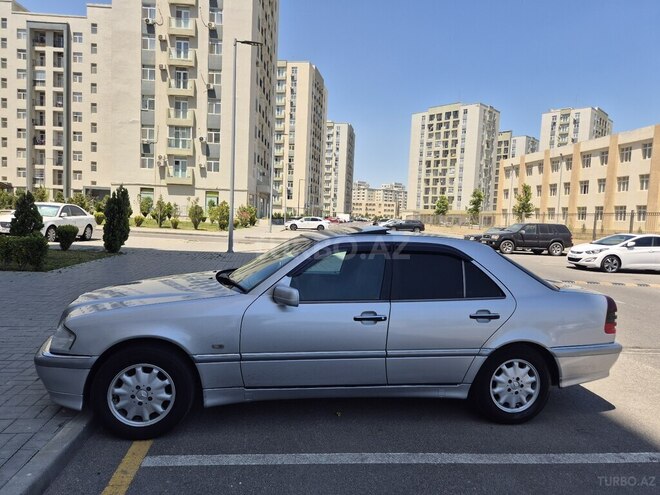 Mercedes C 200 2000, 319,000 km - 2.0 l - Bakı
