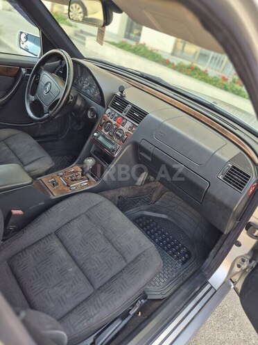 Mercedes C 200 2000, 319,000 km - 2.0 l - Bakı