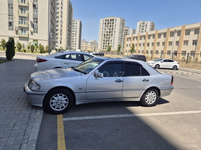 Mercedes C 200 2000, 319,000 km - 2.0 l - Bakı