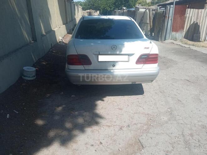 Mercedes E 220 d 1998, 211,245 km - 2.2 l - Bərdə