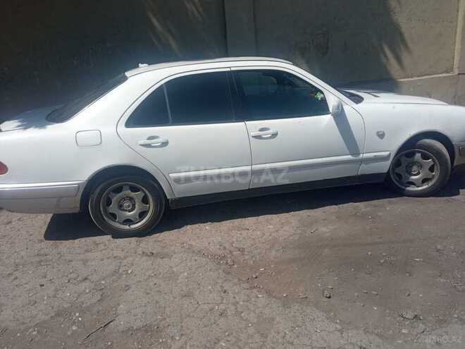 Mercedes E 220 d 1998, 211,245 km - 2.2 l - Bərdə