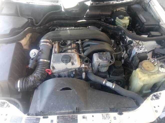 Mercedes E 220 d 1998, 211,245 km - 2.2 l - Bərdə