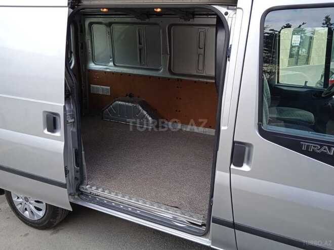Ford Transit-10