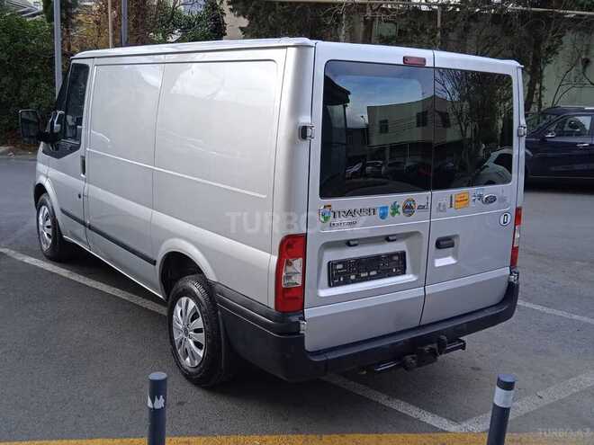 Ford Transit-8