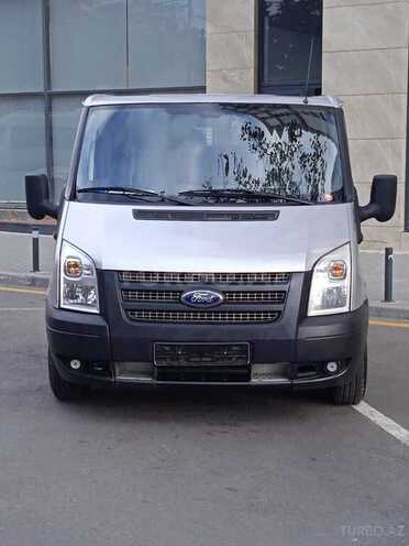 Ford Transit-16