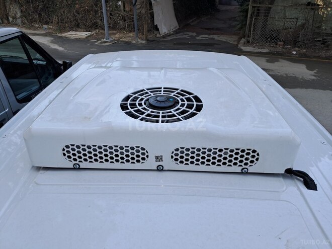 Ford Transit-15