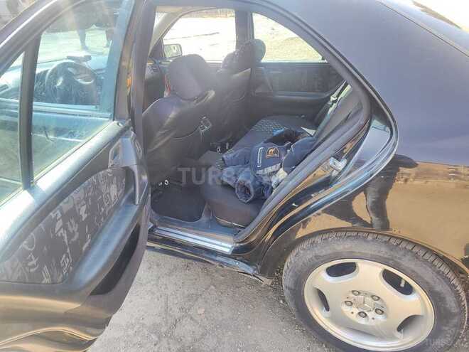 Mercedes E 240 1999, 367,000 km - 2.4 л - Bakı