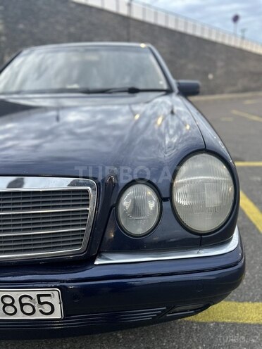 Mercedes E 240 1999, 505,000 km - 2.4 l - Bakı