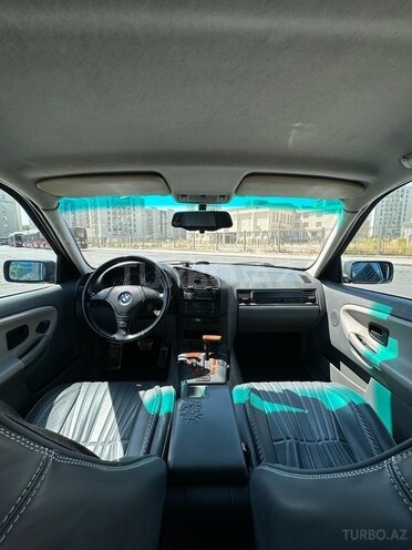 BMW 320-3
