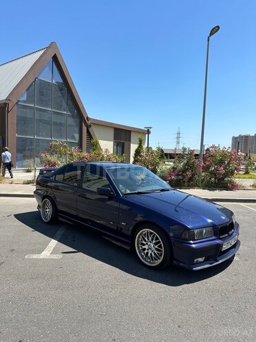 BMW 320-4
