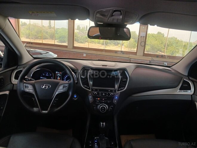 Hyundai Grand Santa Fe-3