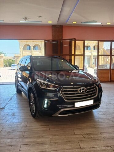 Hyundai Grand Santa Fe-4