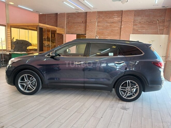 Hyundai Grand Santa Fe-8