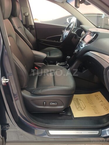 Hyundai Grand Santa Fe-11