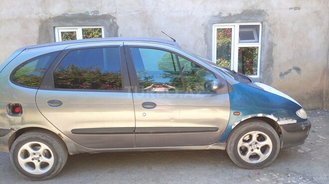 Renault Megane 1999, 448,208 km - 1.6 l - Quba