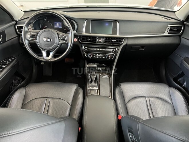 Kia K5-17
