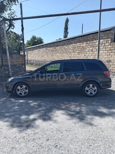Opel Astra 2009, 172,400 km - 1.4 l - Şəki