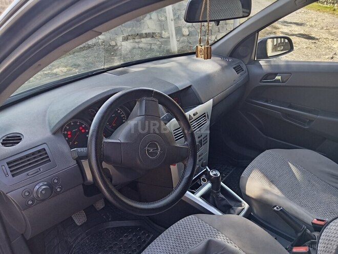 Opel Astra 2009, 172,400 km - 1.4 l - Şəki