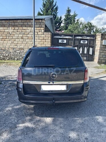 Opel Astra 2009, 172,400 km - 1.4 l - Şəki