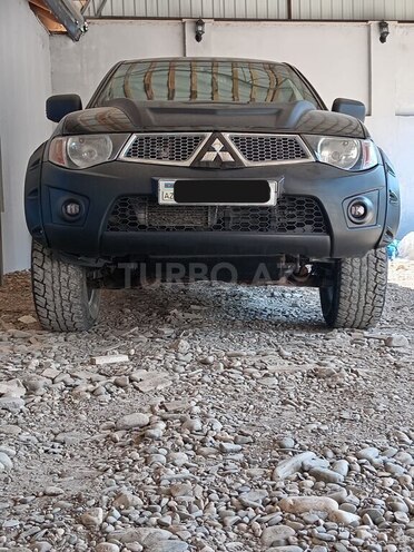 Mitsubishi L200 2014, 400,000 km - 2.5 l - Şabran