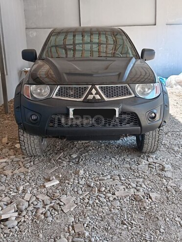 Mitsubishi L200 2014, 400,000 km - 2.5 l - Şabran