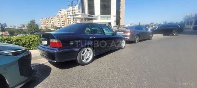 BMW 320-4