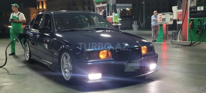 BMW 320-9