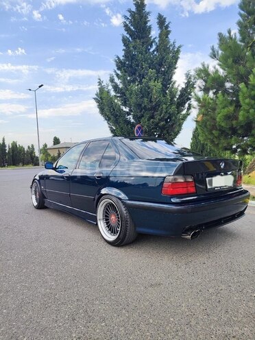 BMW 320-12