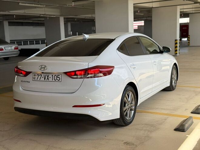 Hyundai Elantra 2017, 105,633 km - 2.0 l - Bakı