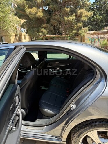 Mercedes E 220 d 4MATIC 2017, 189,612 km - 2.0 л - Bakı