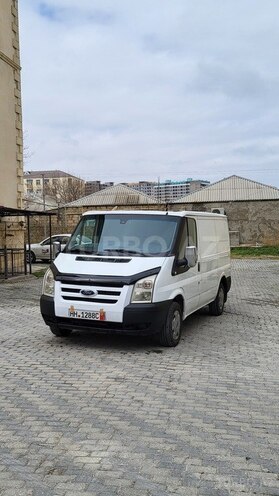 Ford Transit-5