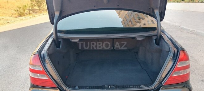 Mercedes E 240 2004, 295,000 km - 2.6 l - Bakı
