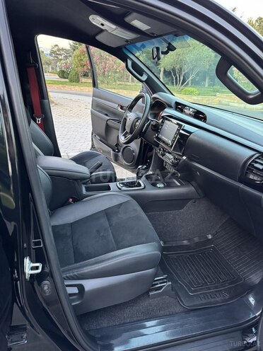 Toyota Hilux 2024, 45,000 km - 2.8 л - Bakı