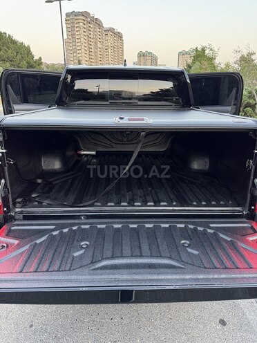Toyota Hilux 2024, 45,000 km - 2.8 л - Bakı