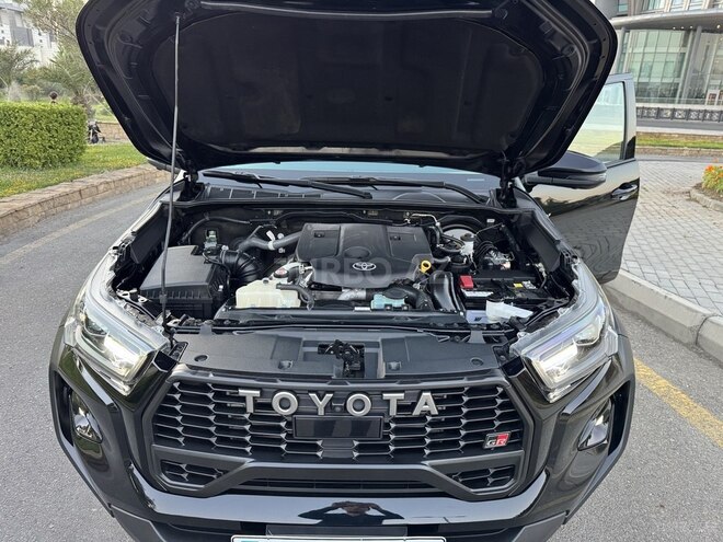 Toyota Hilux 2024, 45,000 km - 2.8 л - Bakı