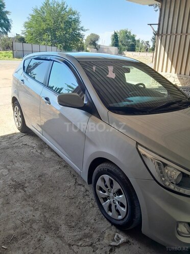 Hyundai Accent 2015, 82,669 km - 1.6 л - Tovuz