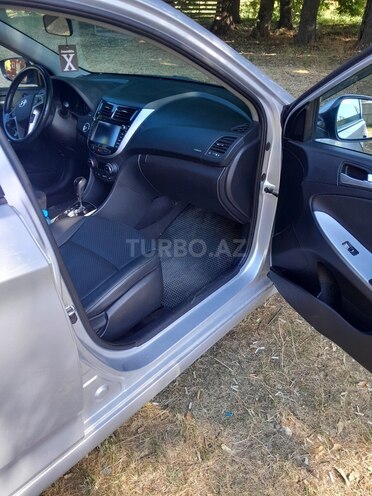 Hyundai Accent 2015, 82,669 km - 1.6 л - Tovuz