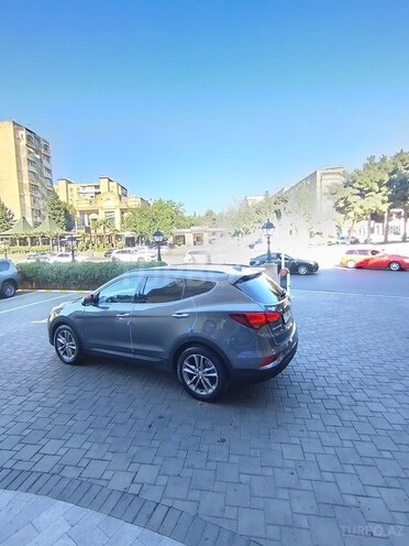 Hyundai Santa Fe-15