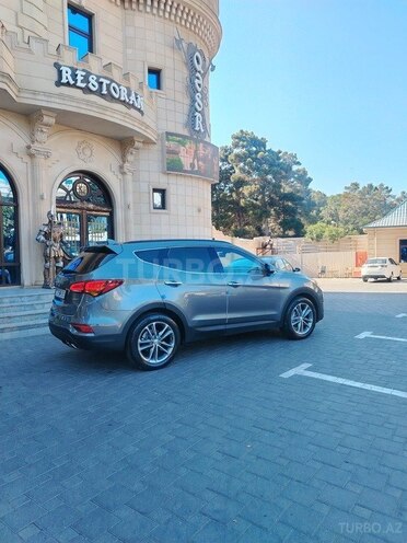 Hyundai Santa Fe-13