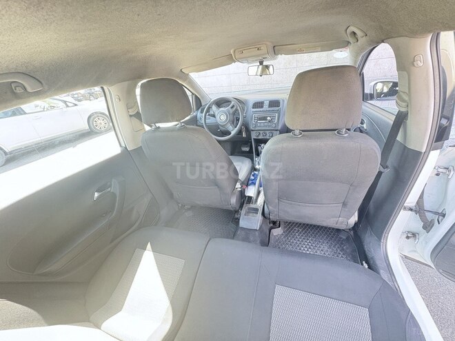 Volkswagen Polo 2013, 250,000 km - 1.6 l - Bakı
