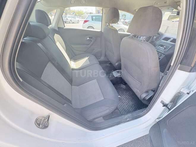 Volkswagen Polo 2013, 250,000 km - 1.6 l - Bakı